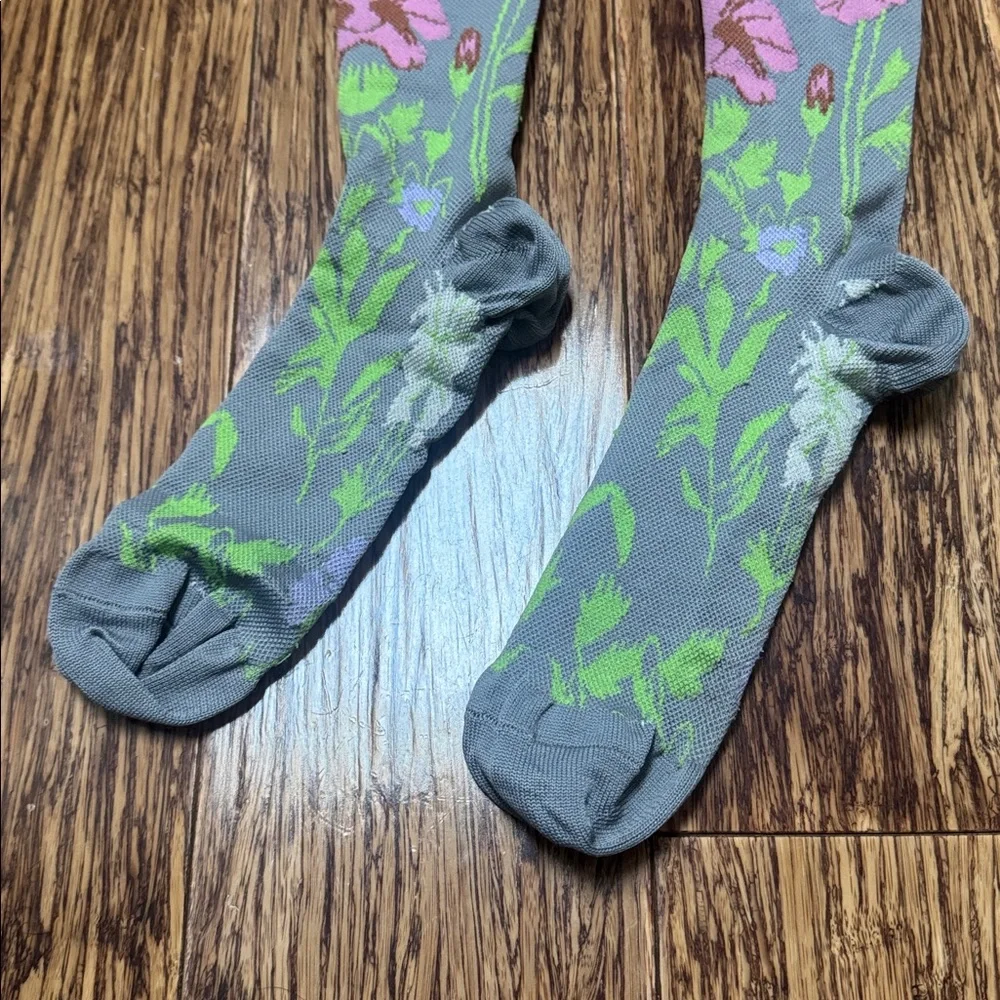 Gray and pink floral print knee high compression socks OS